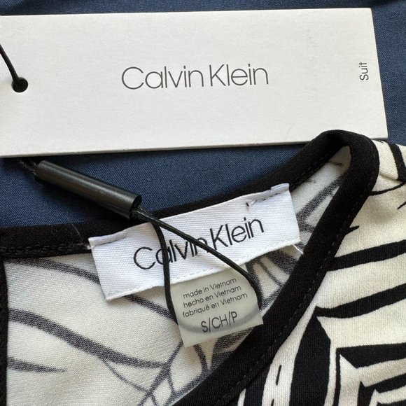 Calvin Klein Black/White Leaf Print Sleeveless Top sz S - Picture 3 of 6